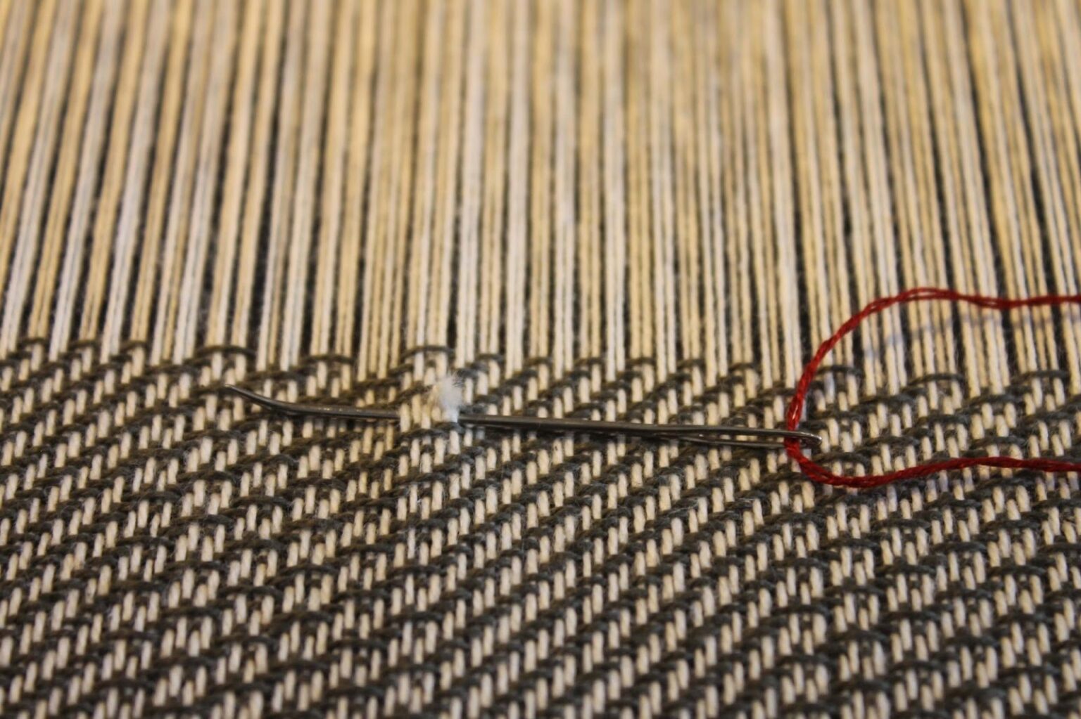 Marking Thread How to mark your mistakes while weaving - The Handweaving Academy
