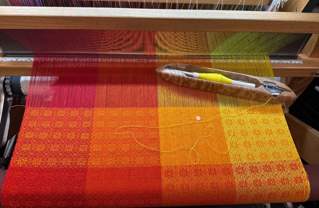 weaving twill gamps on the loom